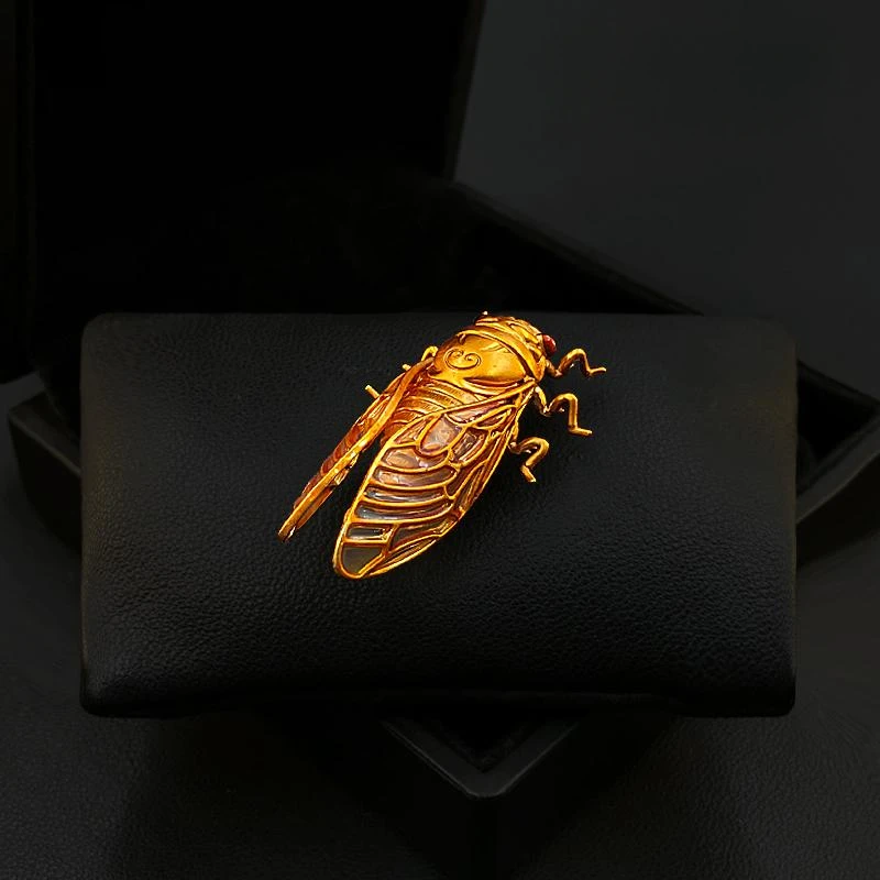 Golden Cicada Brooch with Beau - Women Accessories Meaning 评论和价格